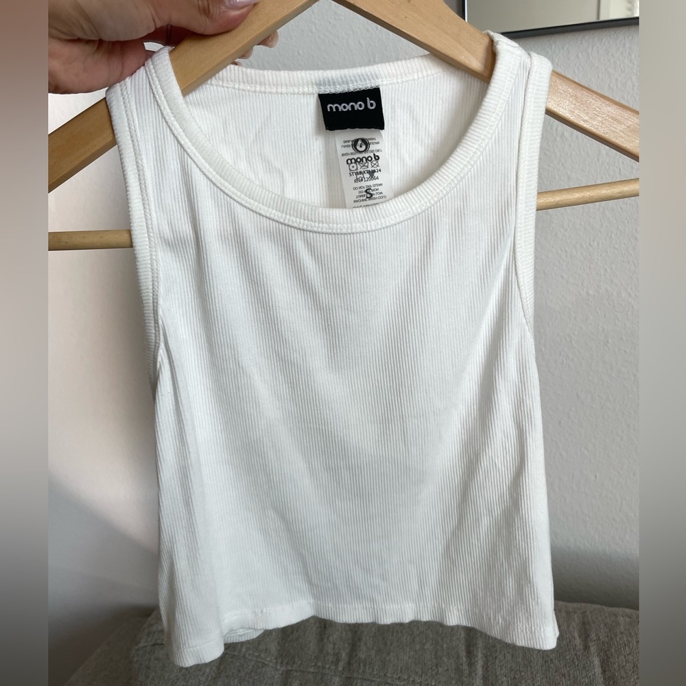 Ribbed Cropped Tank - Picture 2 of 2